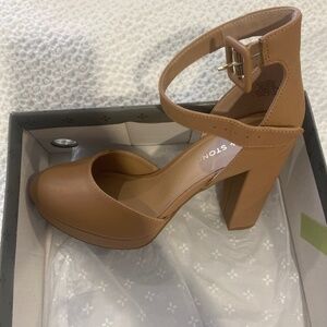 Nude shoes